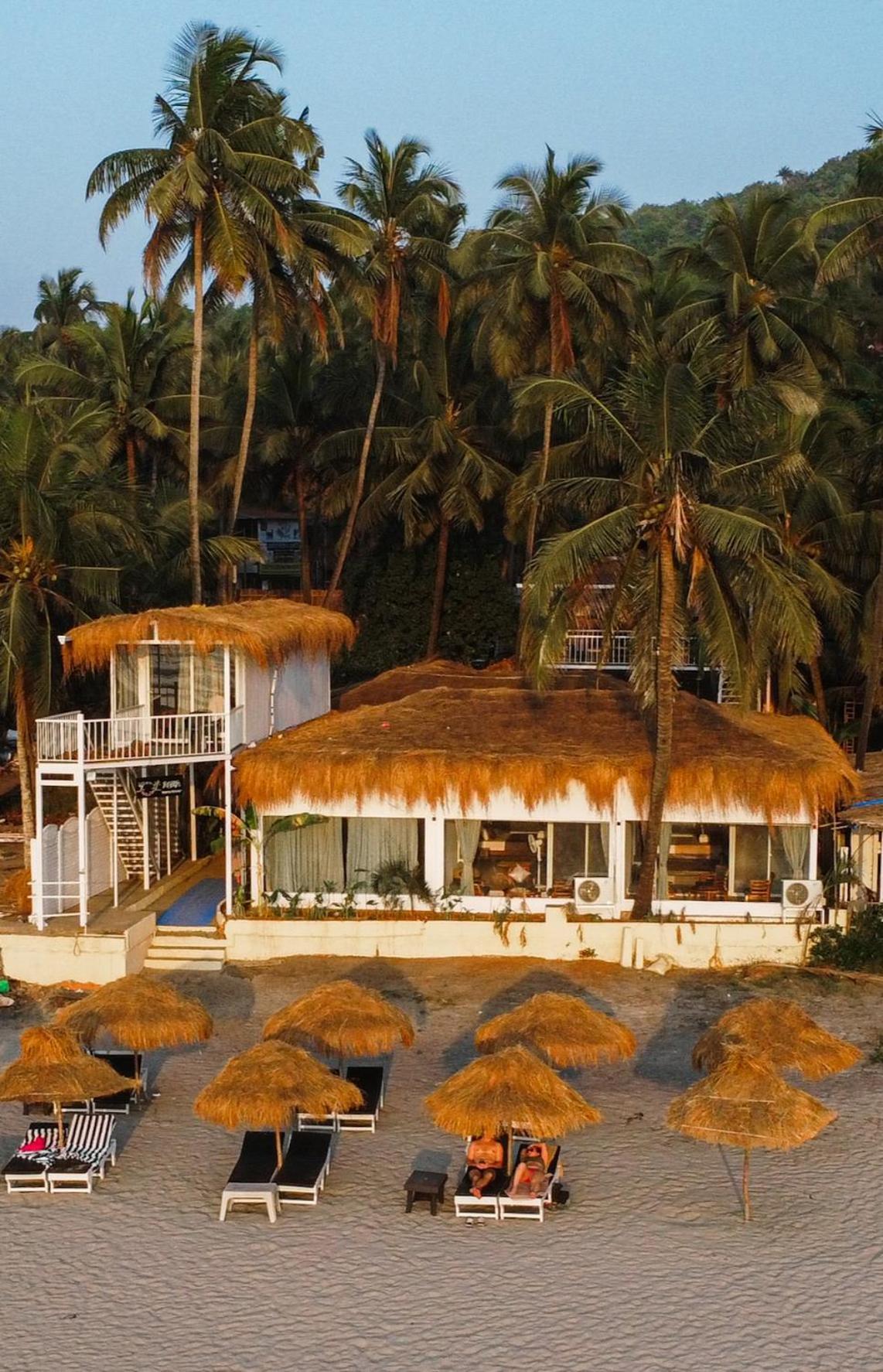 Aqua Beach Stays Ashwem Mandrem Exterior foto