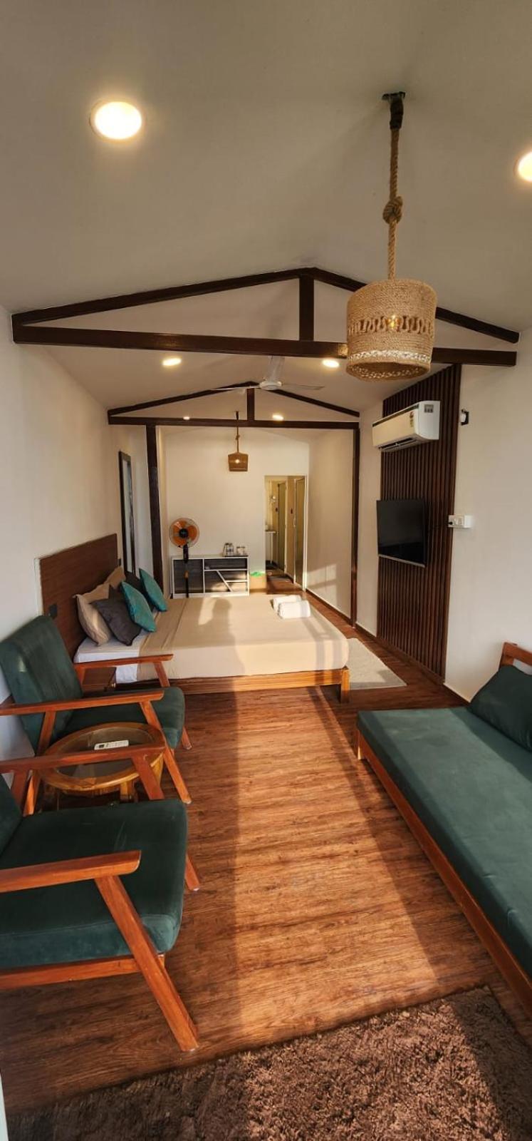 Aqua Beach Stays Ashwem Mandrem Exterior foto